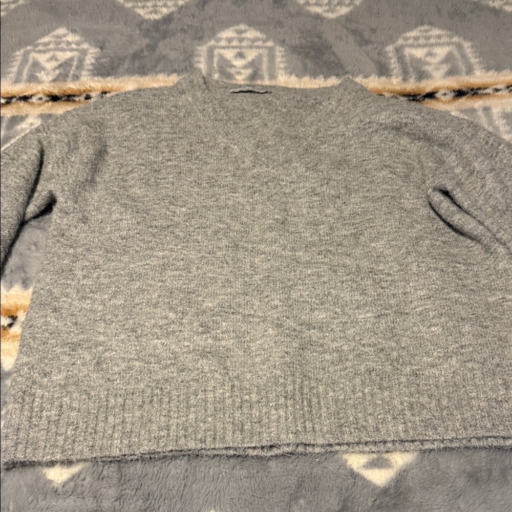 Abercrombie & Fitch Heather Gray Knit Top